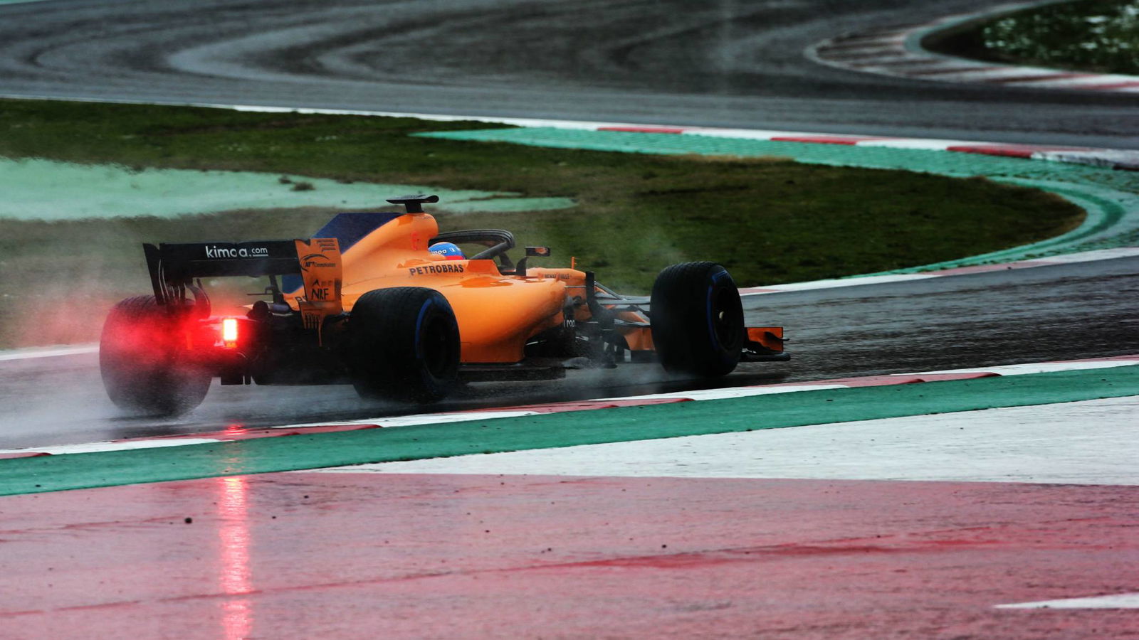 Kondisi bersalju menghilangkan pengujian F1