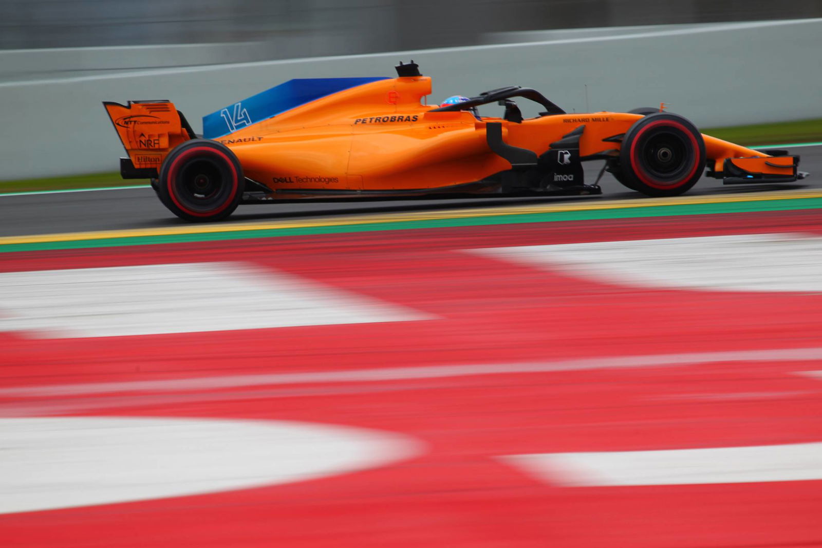 Temperatur rendah, aspal baru Barcelona bikin ban F1 pusing kepala