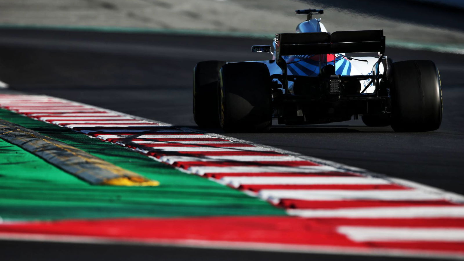Williams goes aggressive as F1 teams differ on Spanish GP tyre choices  