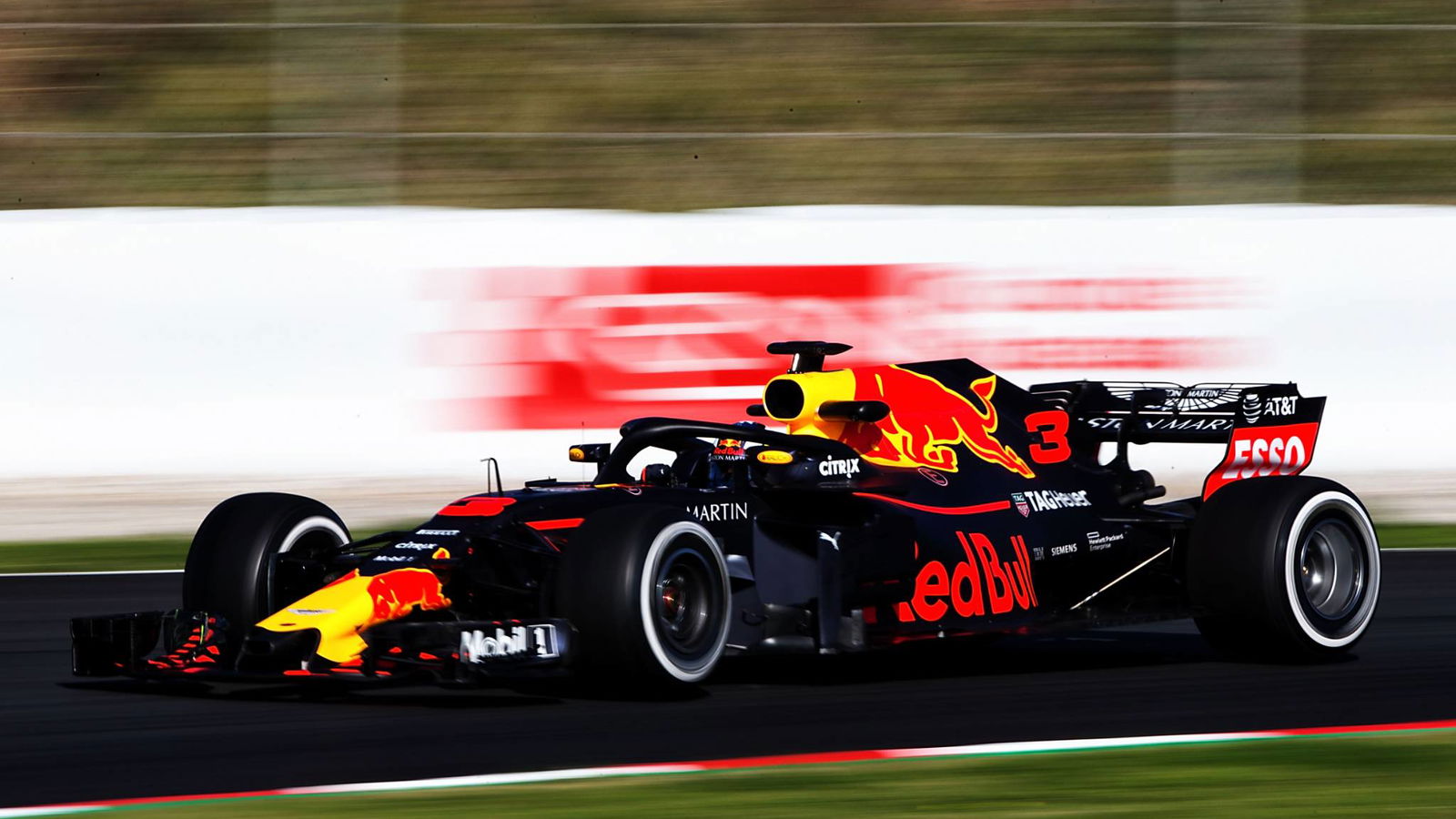 Mercedes: Red Bull menjadi ancaman di F1 2018