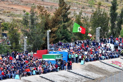 Circuit atmosphere - fans in the grandstand.