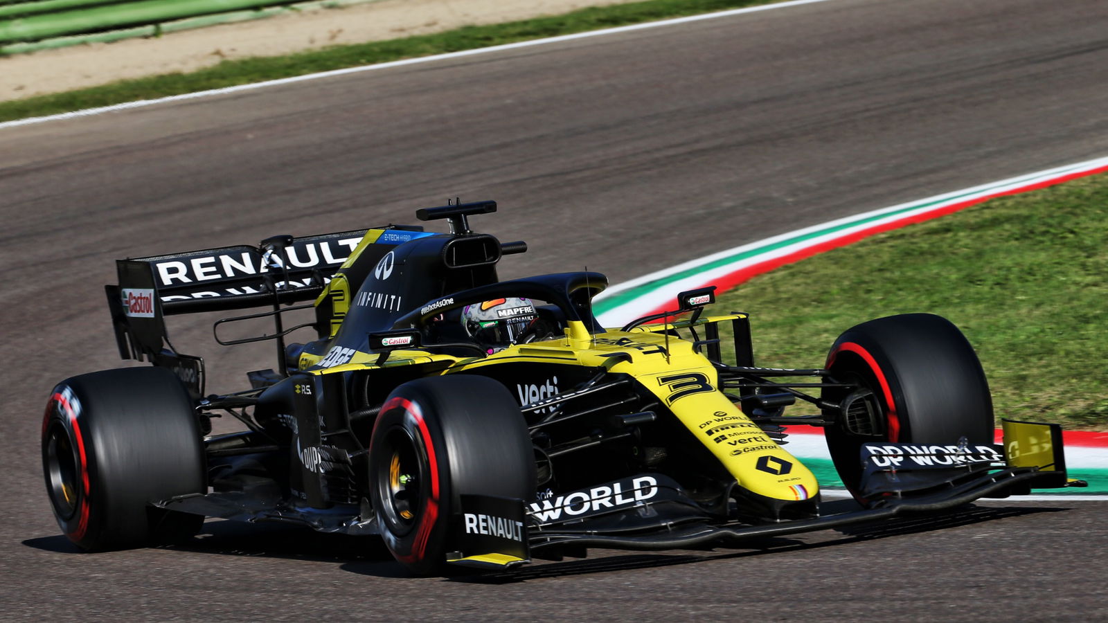Daniel Ricciardo (AUS) Renault F1 Team RS20.