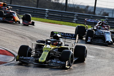 Esteban Ocon (FRA) Renault F1 Team RS20.