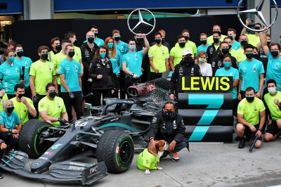 Race winner and World Champion Lewis Hamilton (GBR) Mercedes AMG F1 celebrates with the team.