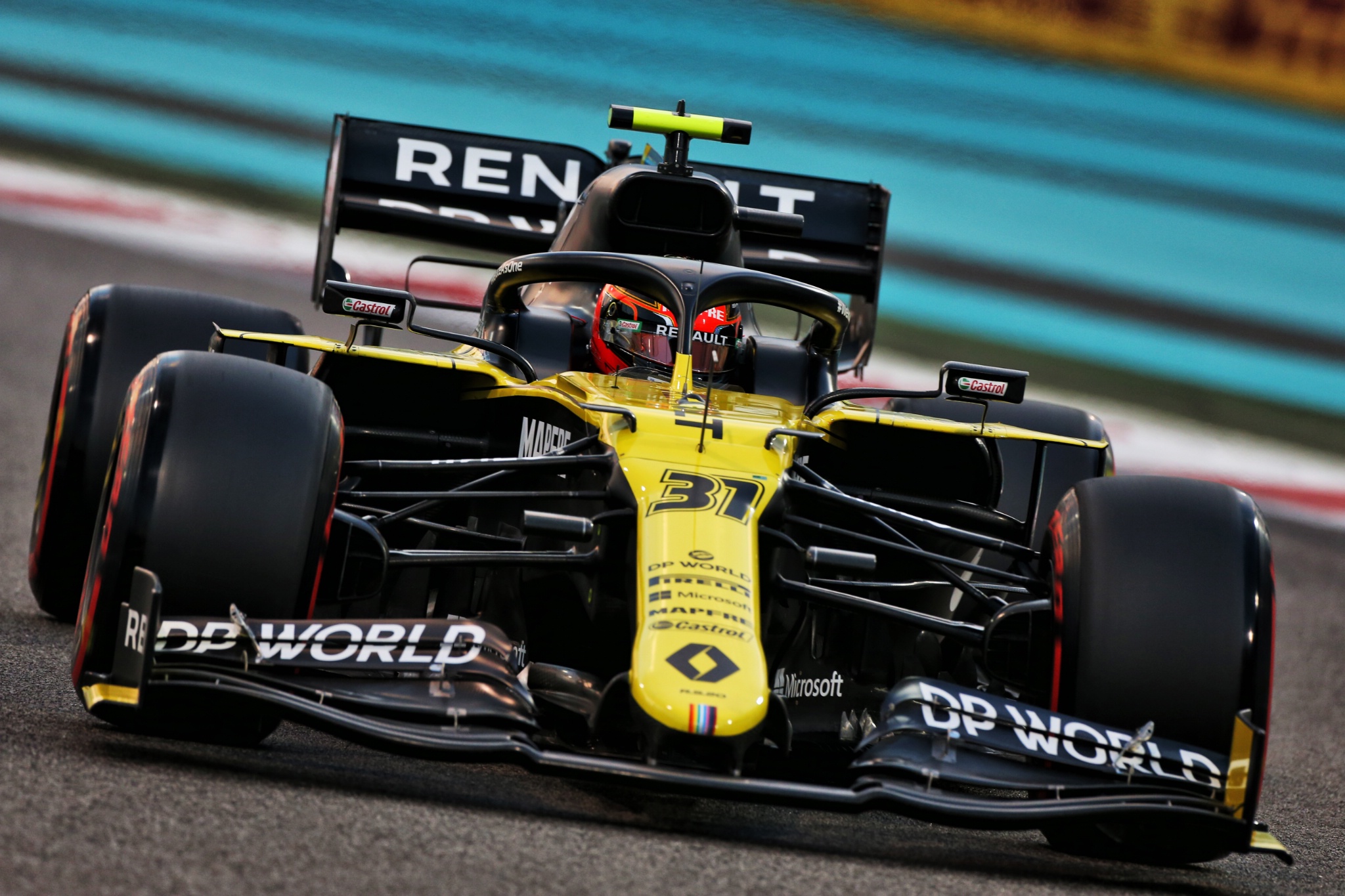 Esteban Ocon (FRA) Renault F1 Team RS20.