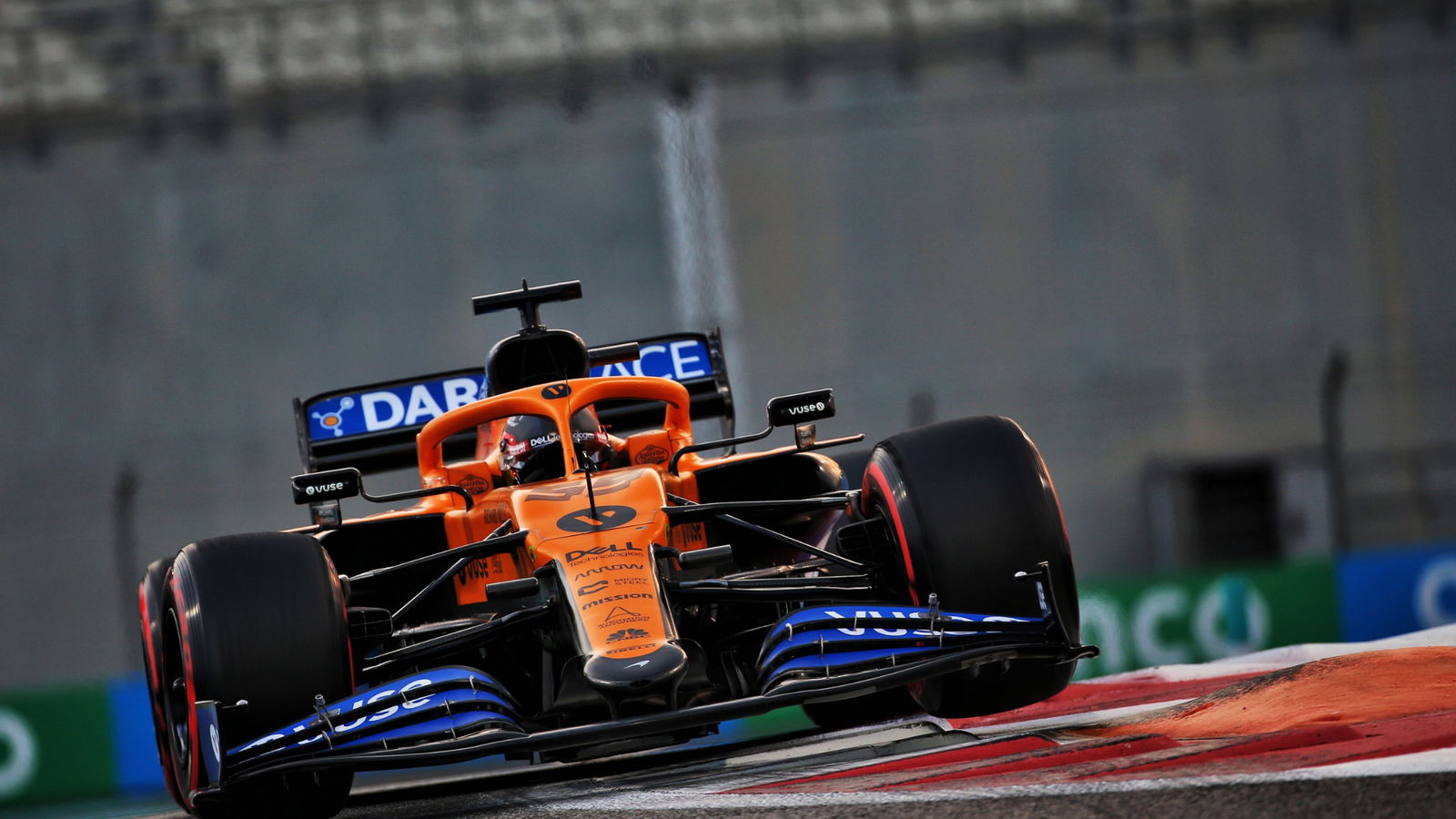 Carlos Sainz Jr (ESP) McLaren MCL35.