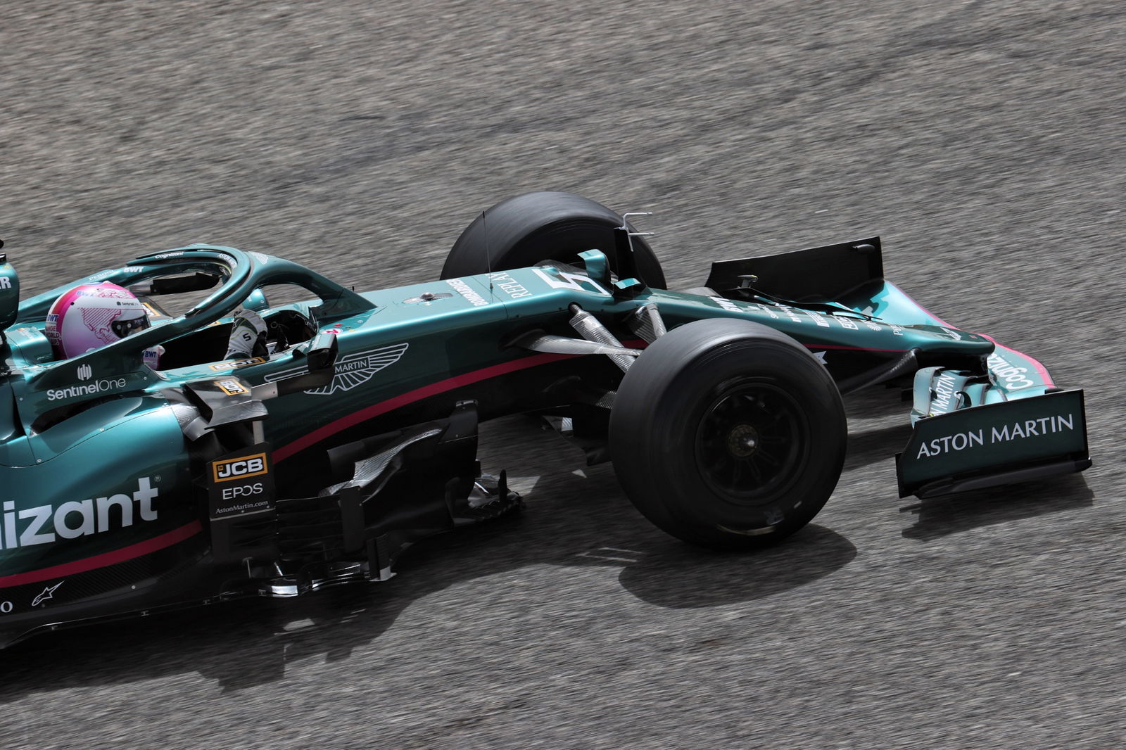 Sebastian Vettel (GER) Aston Martin F1 Team AMR21.