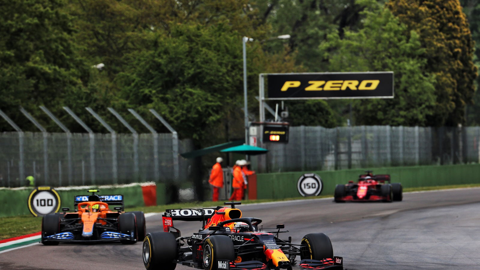 Max Verstappen (NLD) Red Bull Racing RB16B.