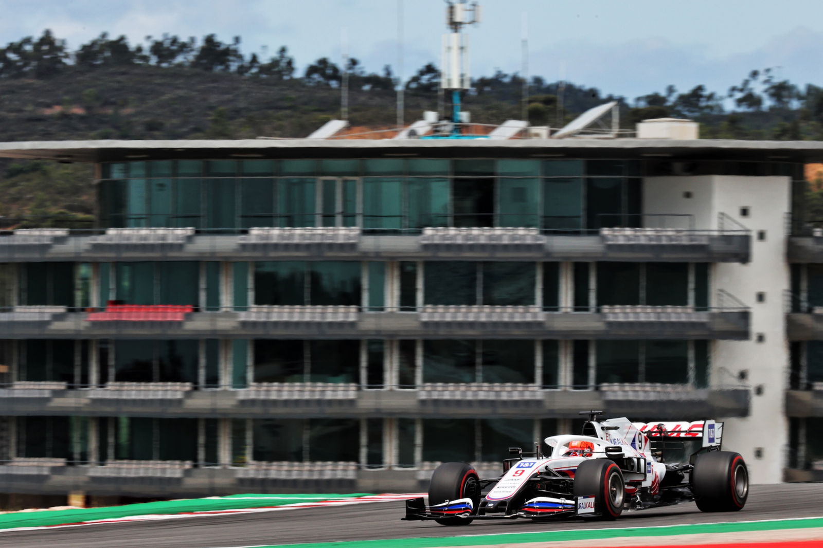 Nikita Mazepin (RUS) Haas F1 Team VF-21.