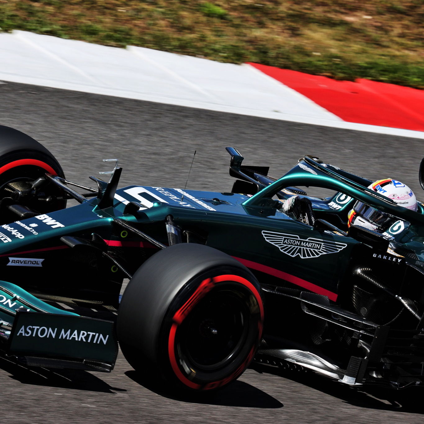 Sebastian Vettel (GER) Aston Martin F1 Team AMR21.