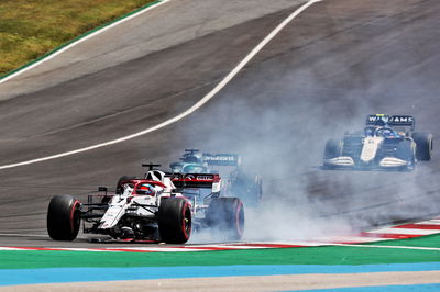 Kimi Raikkonen (FIN) Alfa Romeo Racing C41 with a broken front wing.