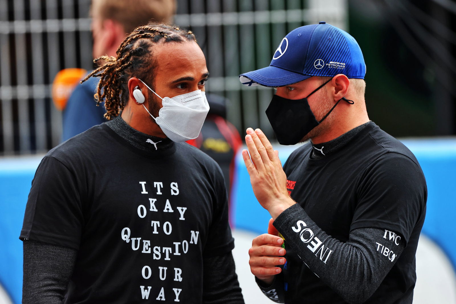 (L to R): Lewis Hamilton (GBR) Mercedes AMG F1 with Valtteri Bottas (FIN) Mercedes AMG F1 on the grid.