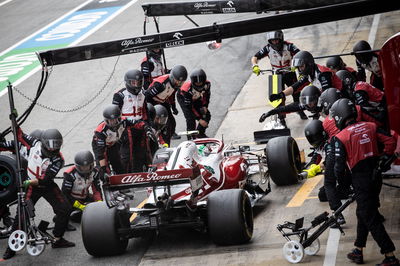 Antonio Giovinazzi (ITA) Alfa Romeo Racing C41 makes a pit stop.