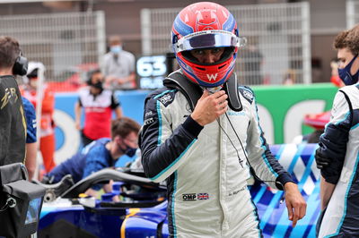 George Russell (GBR) Williams Racing on the grid.