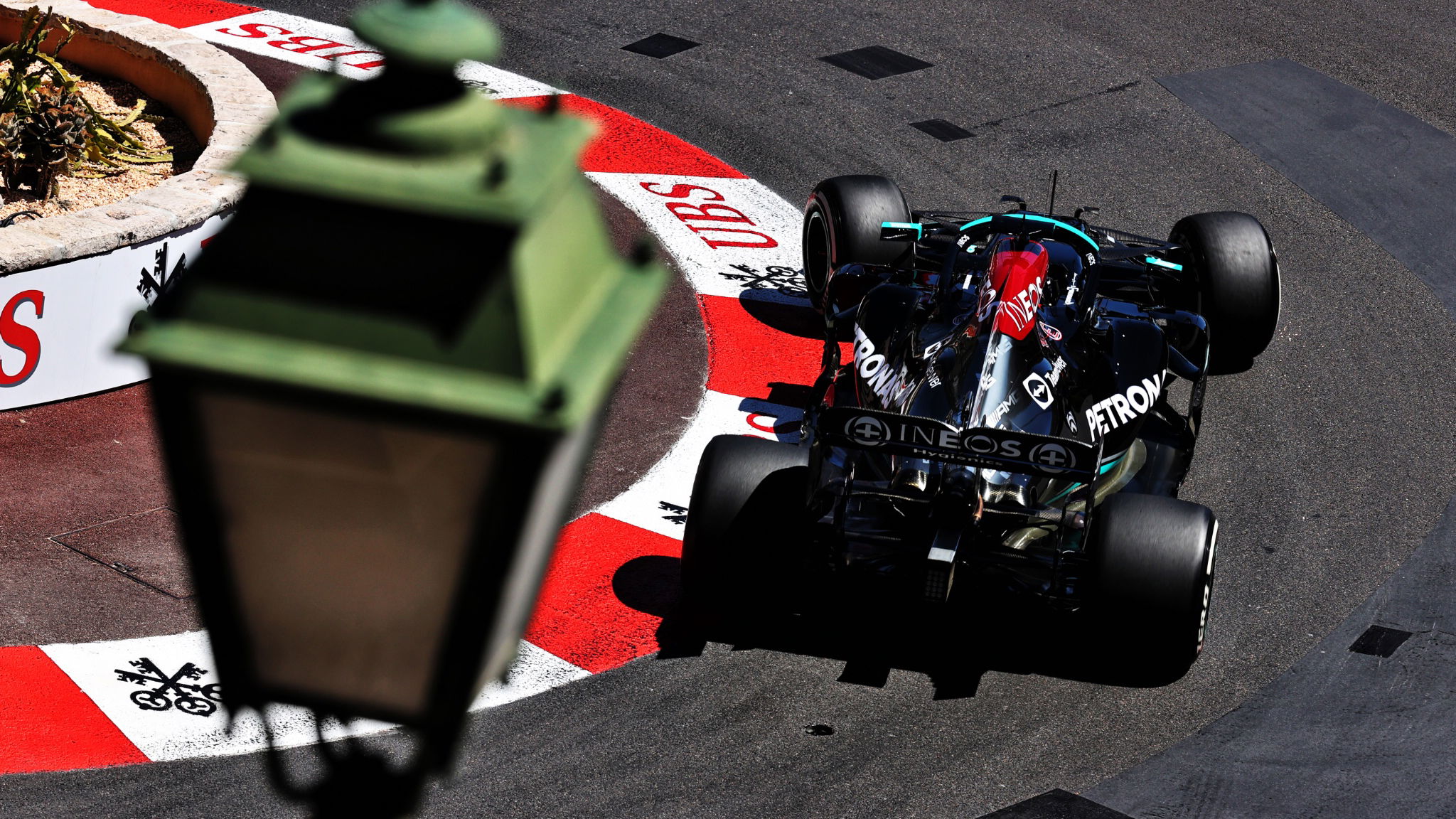 Lewis Hamilton (GBR) Mercedes AMG F1 W12.