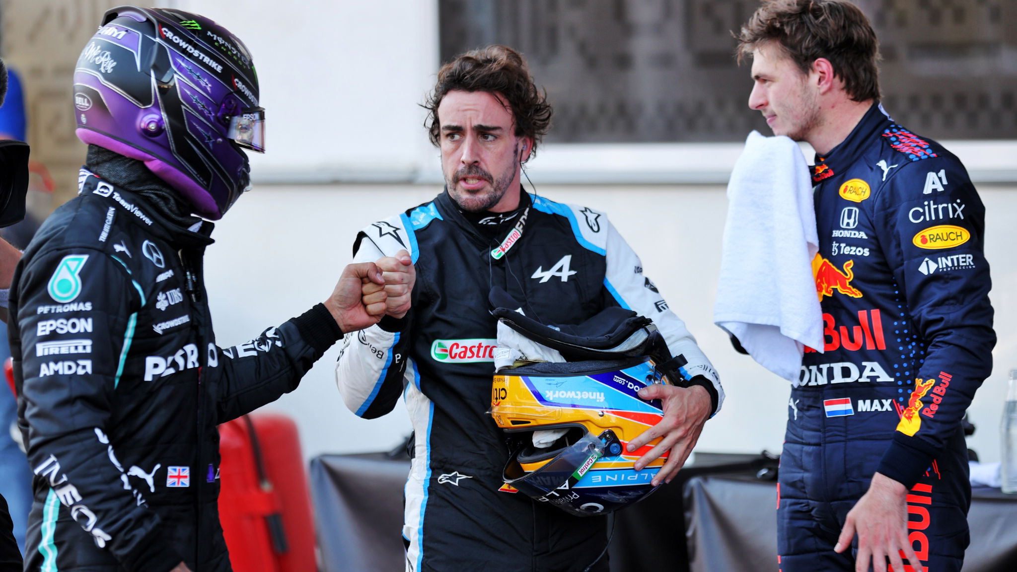 (L to R): Lewis Hamilton (GBR) Mercedes AMG F1 with Fernando Alonso (ESP) Alpine F1 Team and Max Verstappen (NLD) Red Bull Racing in qualifying parc ferme.