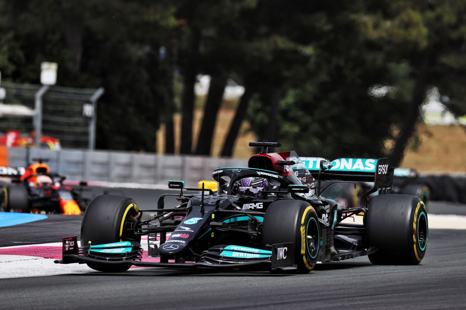 Lewis Hamilton (GBR) Mercedes AMG F1 W12.