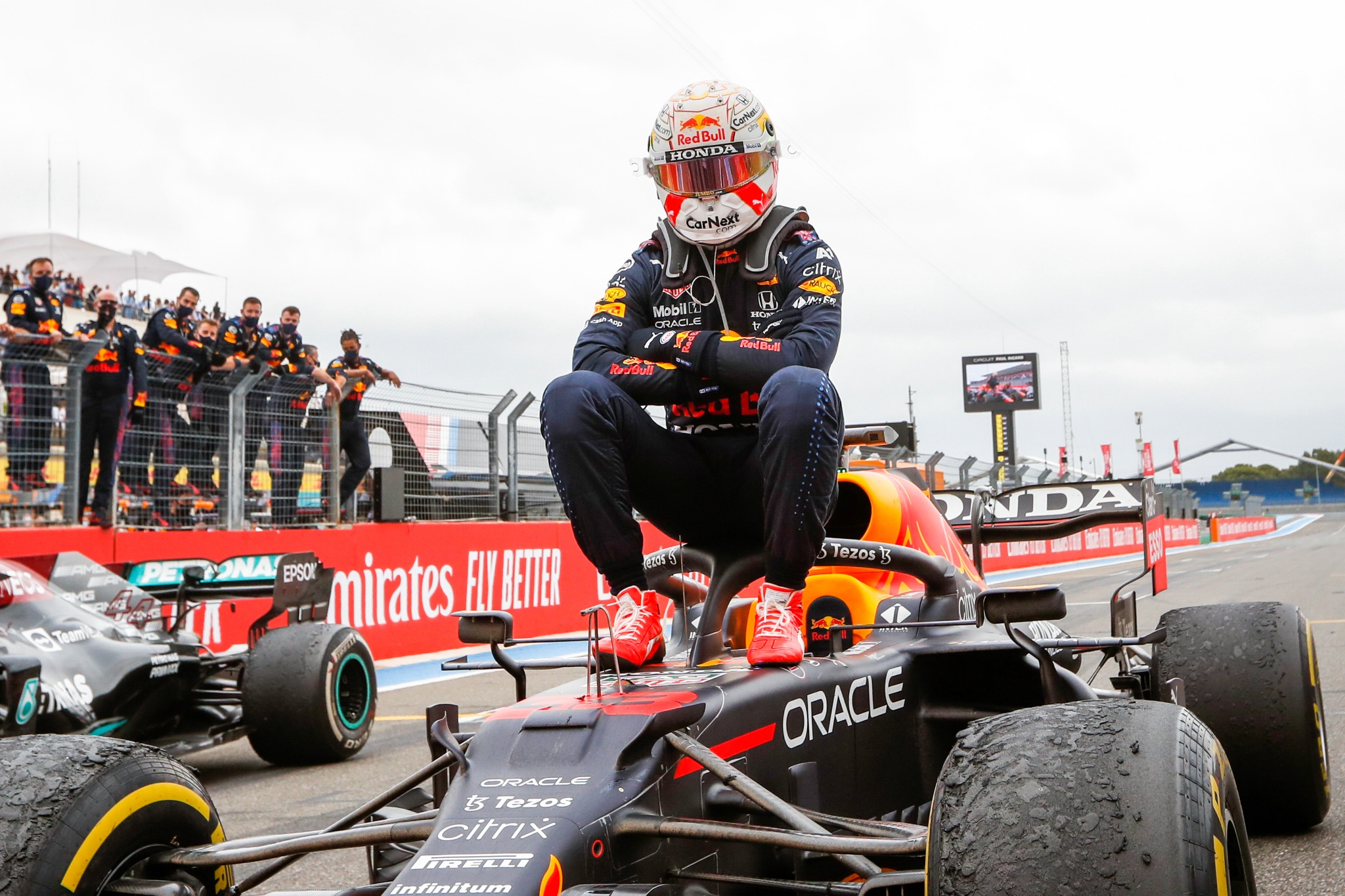 Race winner Max Verstappen (NLD) Red Bull Racing RB16B celebrates in parc ferme.