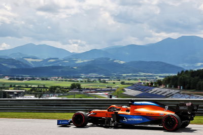 Daniel Ricciardo (AUS) McLaren MCL35M.