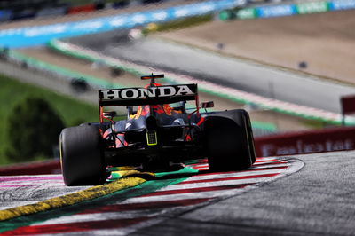 Max Verstappen (NLD) Red Bull Racing RB16B.