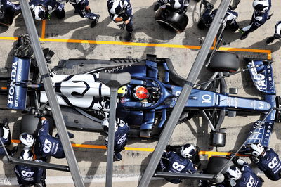 Pierre Gasly (FRA) AlphaTauri AT02 makes a pit stop with damaged rear suspension.