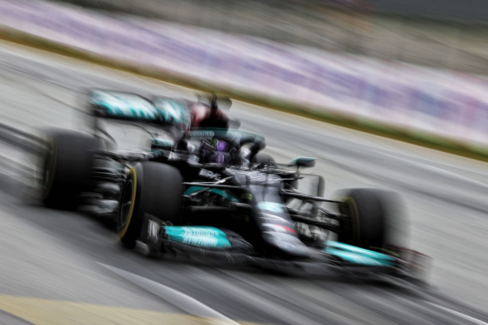 Lewis Hamilton (GBR) Mercedes AMG F1 W12.