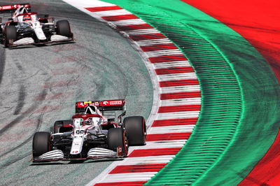 Antonio Giovinazzi (ITA) Alfa Romeo Racing C41.