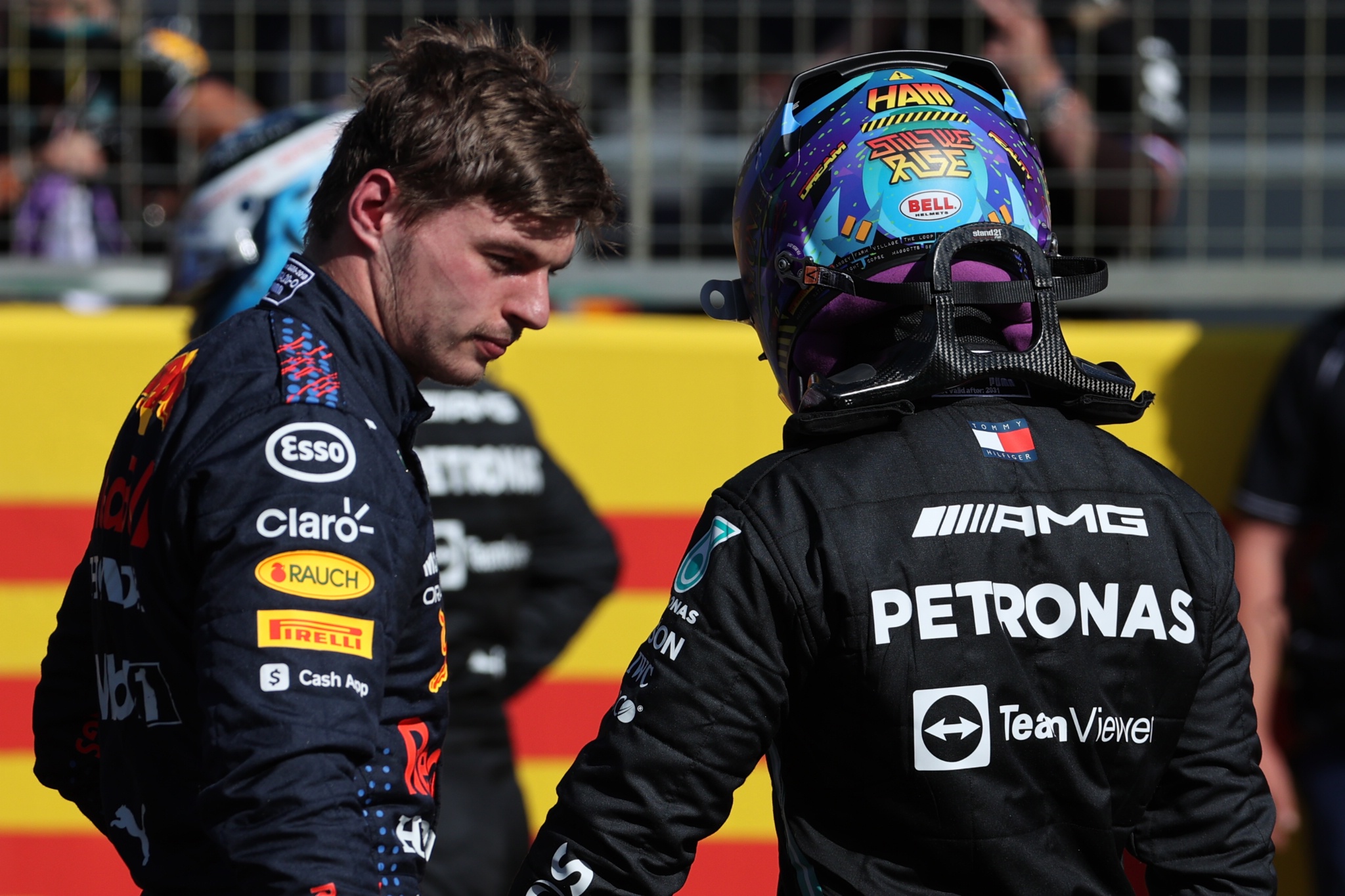 Max Verstappen (NLD) Red Bull Racing wins the sprint race and claims pole position with Lewis Hamilton (GBR) Mercedes AMG F1.