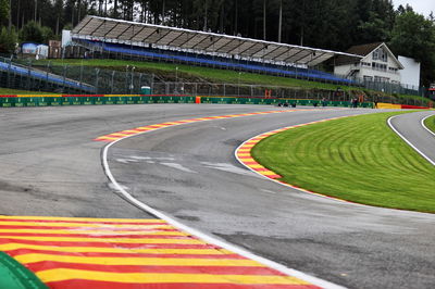 Circuit atmosphere - Eau Rouge.