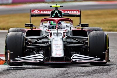 Antonio Giovinazzi (ITA) Alfa Romeo Racing C41.