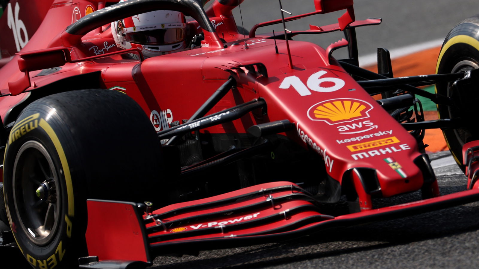 Charles Leclerc (MON) Ferrari SF-21.