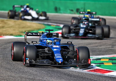 Fernando Alonso (ESP) Alpine F1 Team A521.