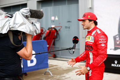 Carlos Sainz Jr (ESP) Ferrari in parc ferme.