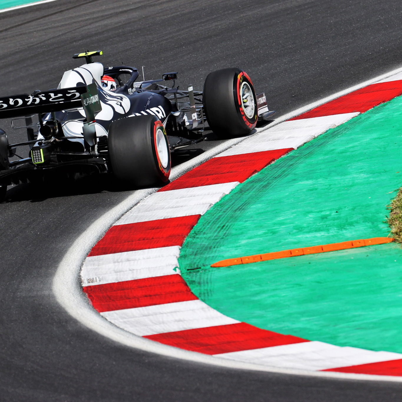 Pierre Gasly (FRA) AlphaTauri AT02.