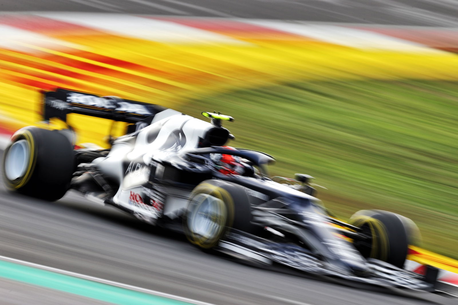 Pierre Gasly (FRA) AlphaTauri AT02.