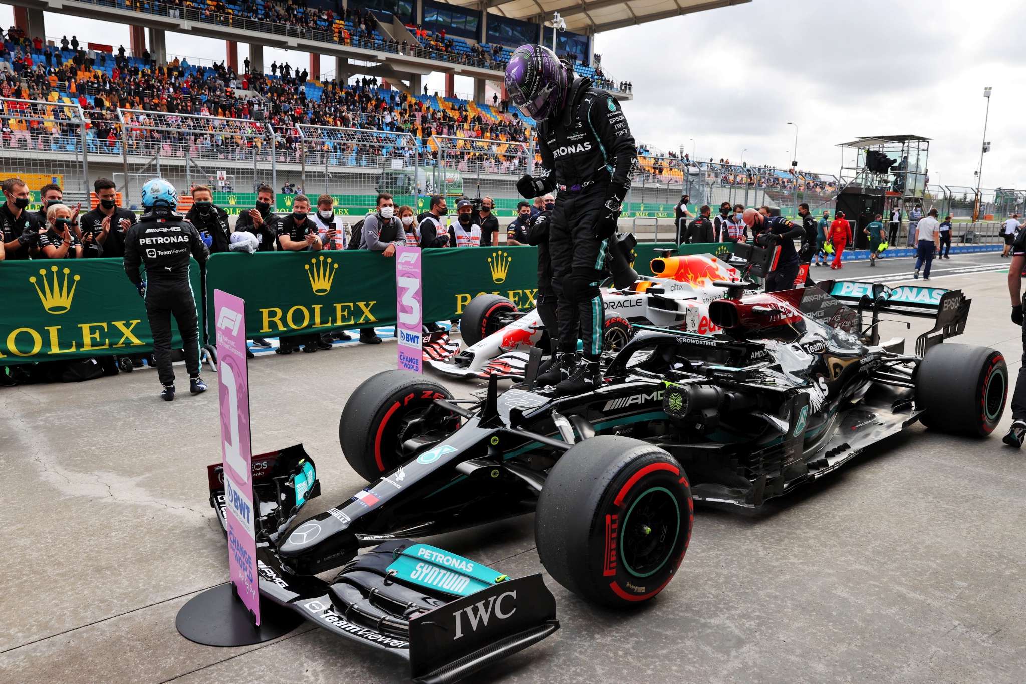 Fastest in qualifying Lewis Hamilton (GBR) Mercedes AMG F1 W12 in parc ferme.