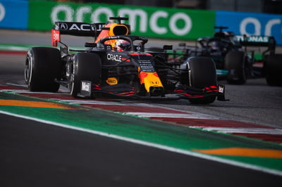 Max Verstappen (NLD) Red Bull Racing RB16B.