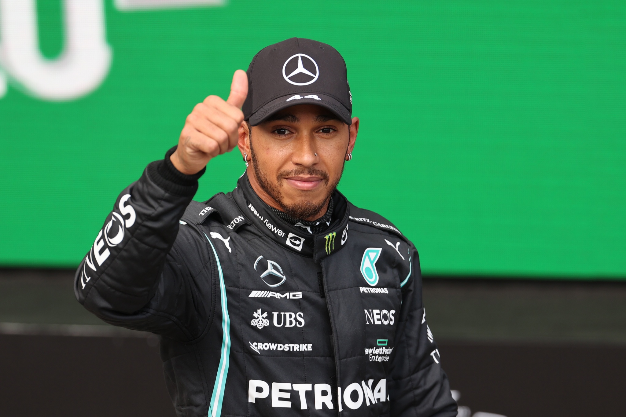 Lewis Hamilton (GBR) Mercedes AMG F1 W12 mendapat pole position untuk sprint.