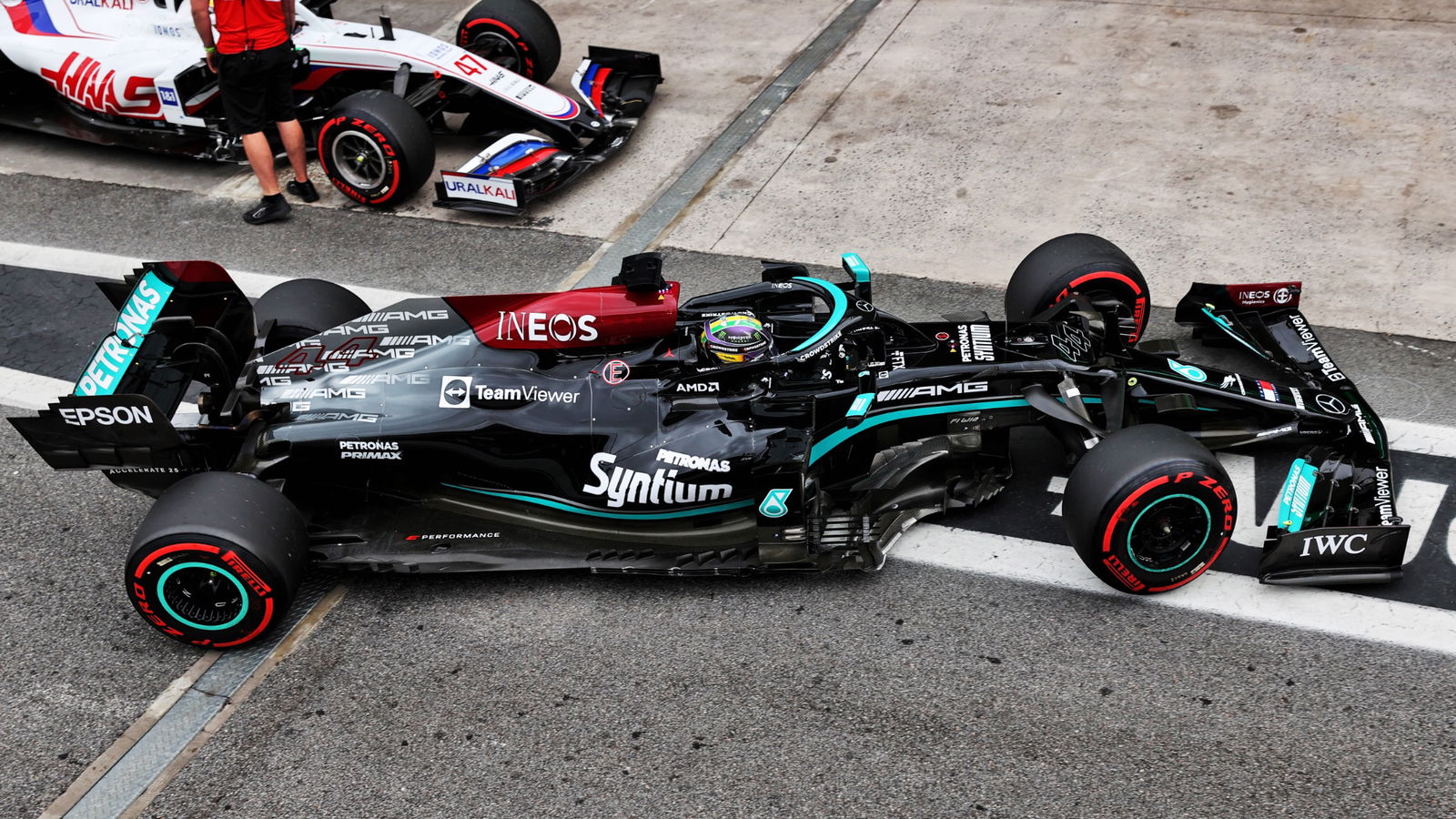 Lewis Hamilton (GBR) Mercedes AMG F1 W12.