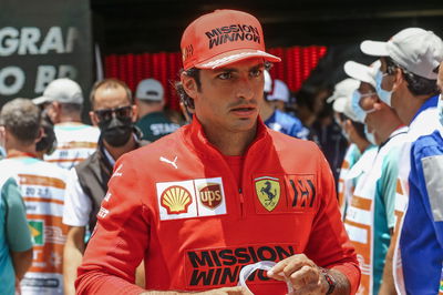 Carlos Sainz Jr (ESP) Ferrari on the drivers parade.