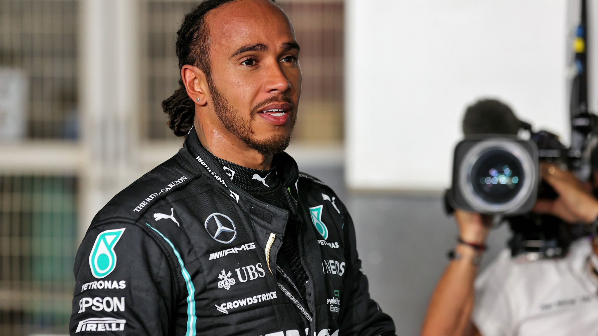 Pole sitter Lewis Hamilton (GBR) Mercedes AMG F1 in qualifying parc ferme.