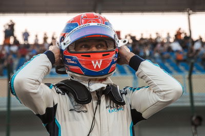 George Russell (GBR) Williams Racing on the grid.