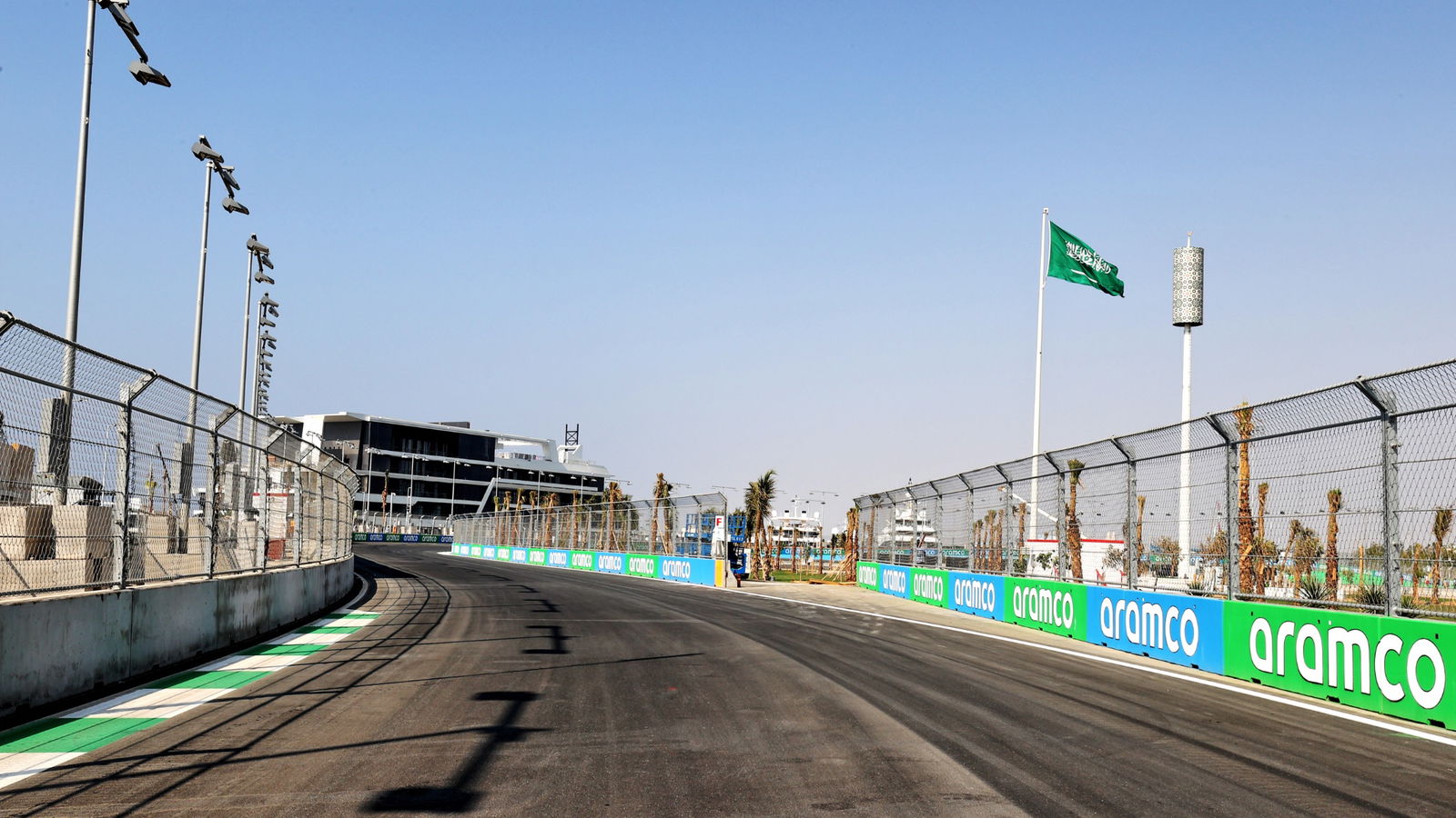 Circuit atmosphere.