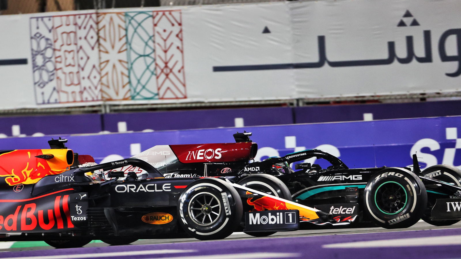 e race at the first race restart.