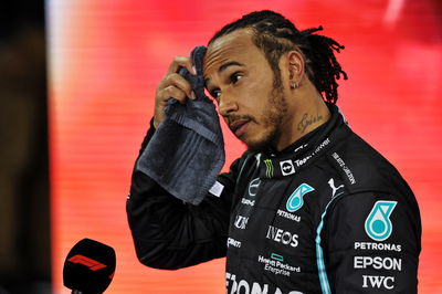 Lewis Hamilton (GBR) Mercedes AMG F1 in parc ferme.