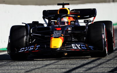 Max Verstappen (NLD) Red Bull Racing RB18.