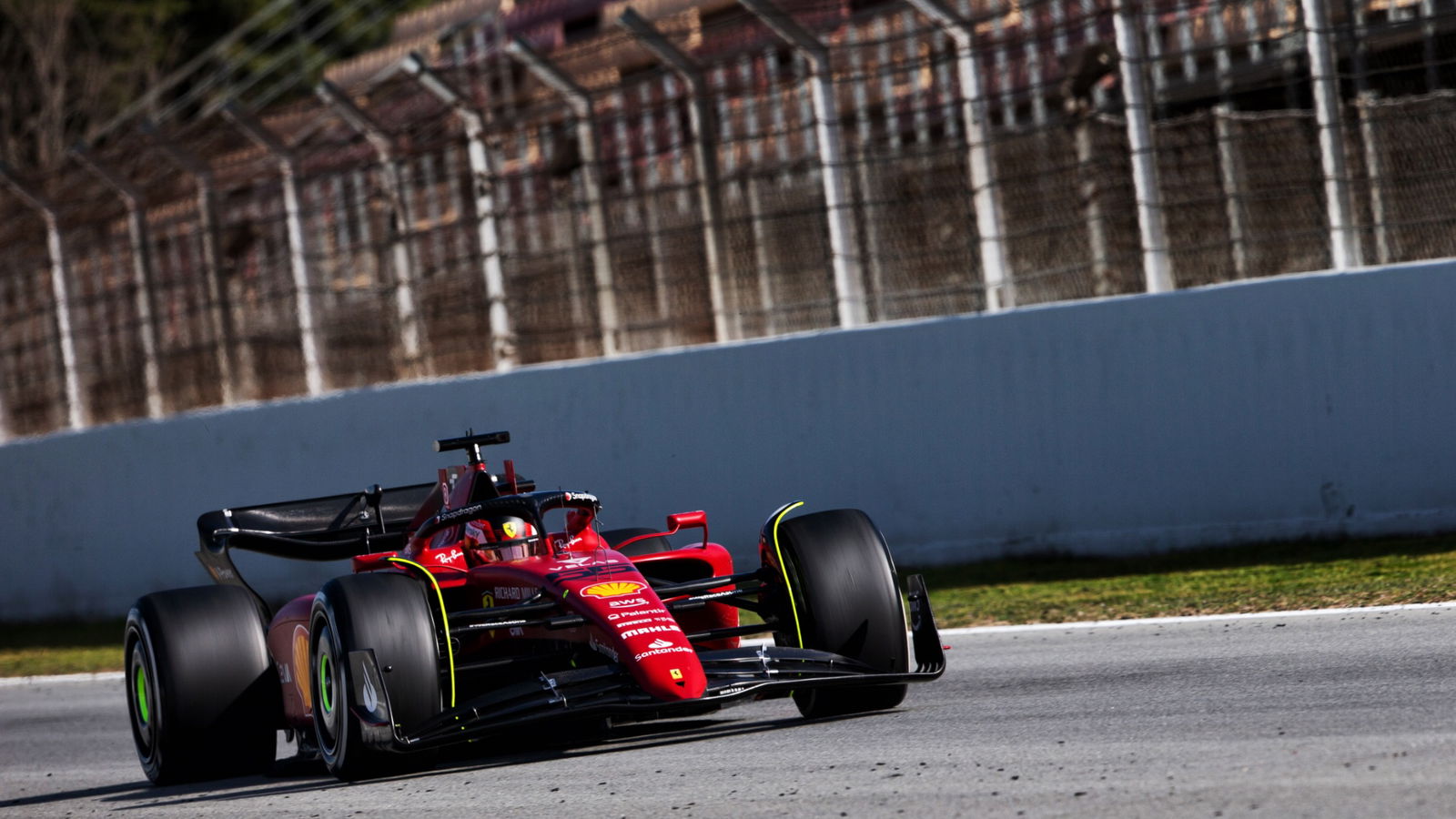 Carlos Sainz Jr (ESP) Ferrari F1-75.