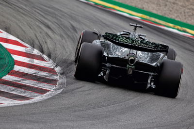 Guanyu Zhou (CHN) Alfa Romeo F1 Team C42.