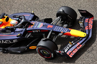 Max Verstappen (NLD) Red Bull Racing RB18.