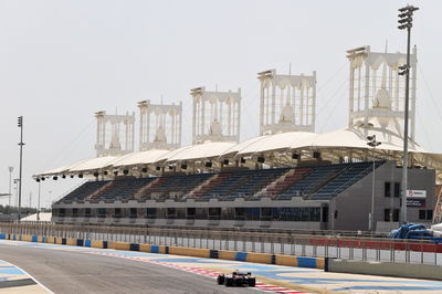 Guanyu Zhou (CHN) Alfa Romeo F1 Team C42.